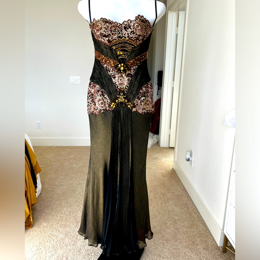 Womens Black and Gold Sheer Evening Gown Beads Strapless Formal Maxi Gown Size 4
